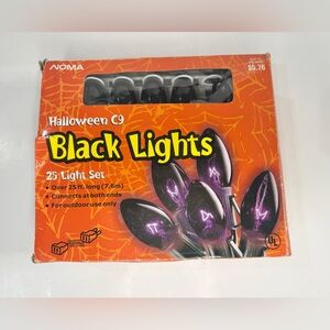 Noma Halloween C9 Black Lights 22 Lights 25 Ft Long String Lights Outdoor READ